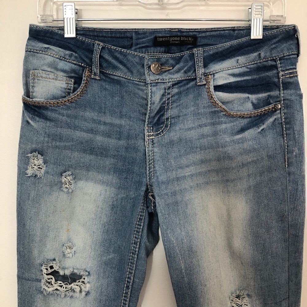 Size 5/6 R Twentyone Black Low Rise Distressed & Ripped Leggings!!